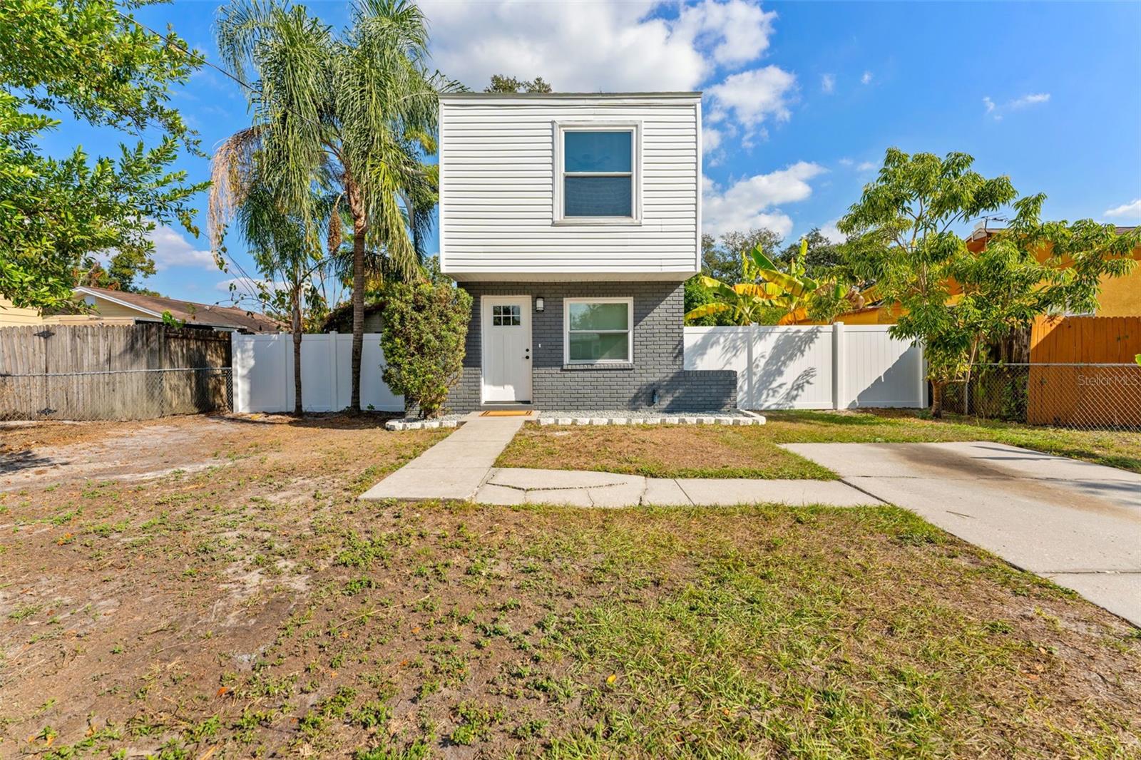 Image 24 of 33 For 8737 Tangerine Place