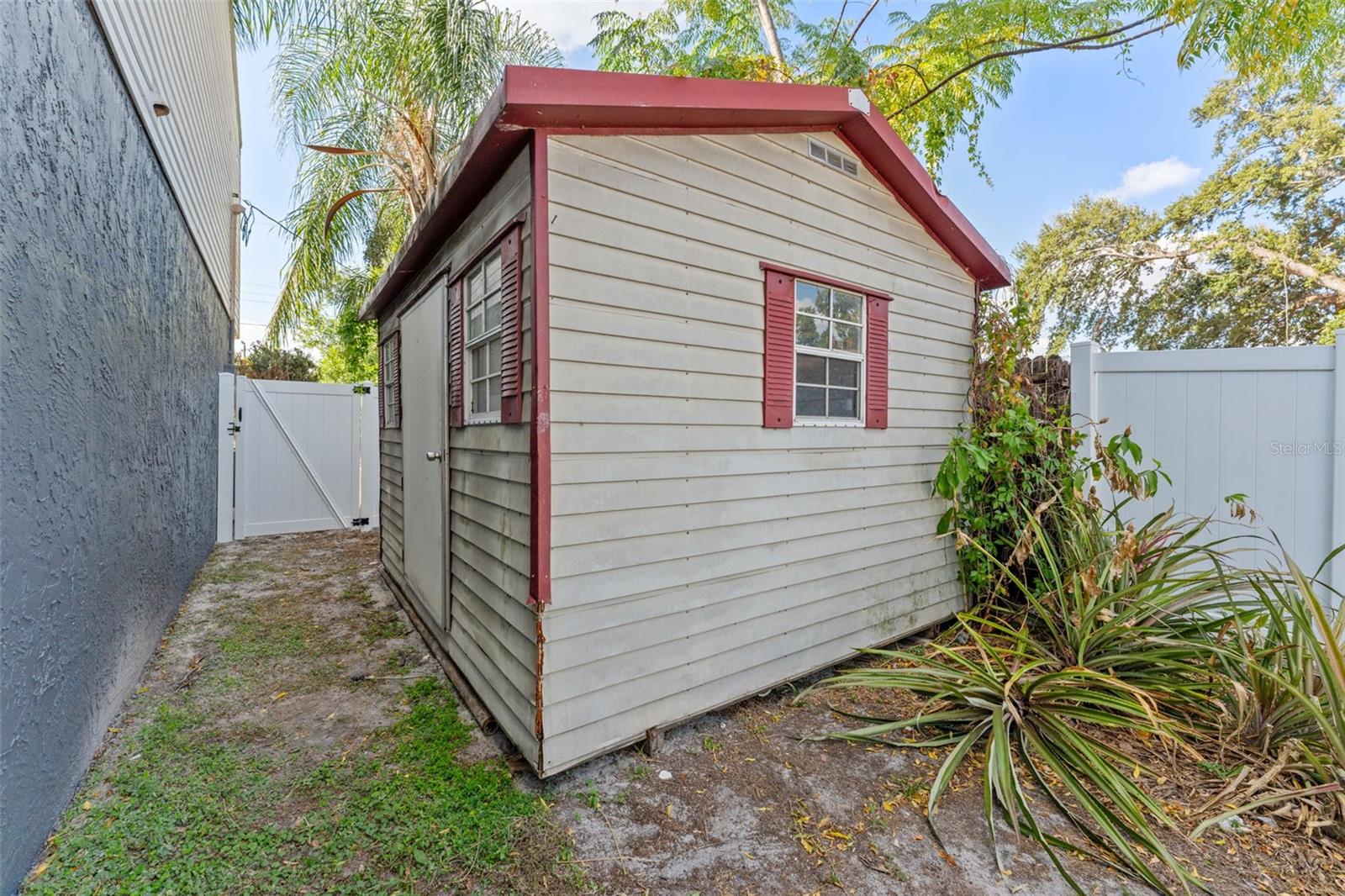 Image 26 of 33 For 8737 Tangerine Place