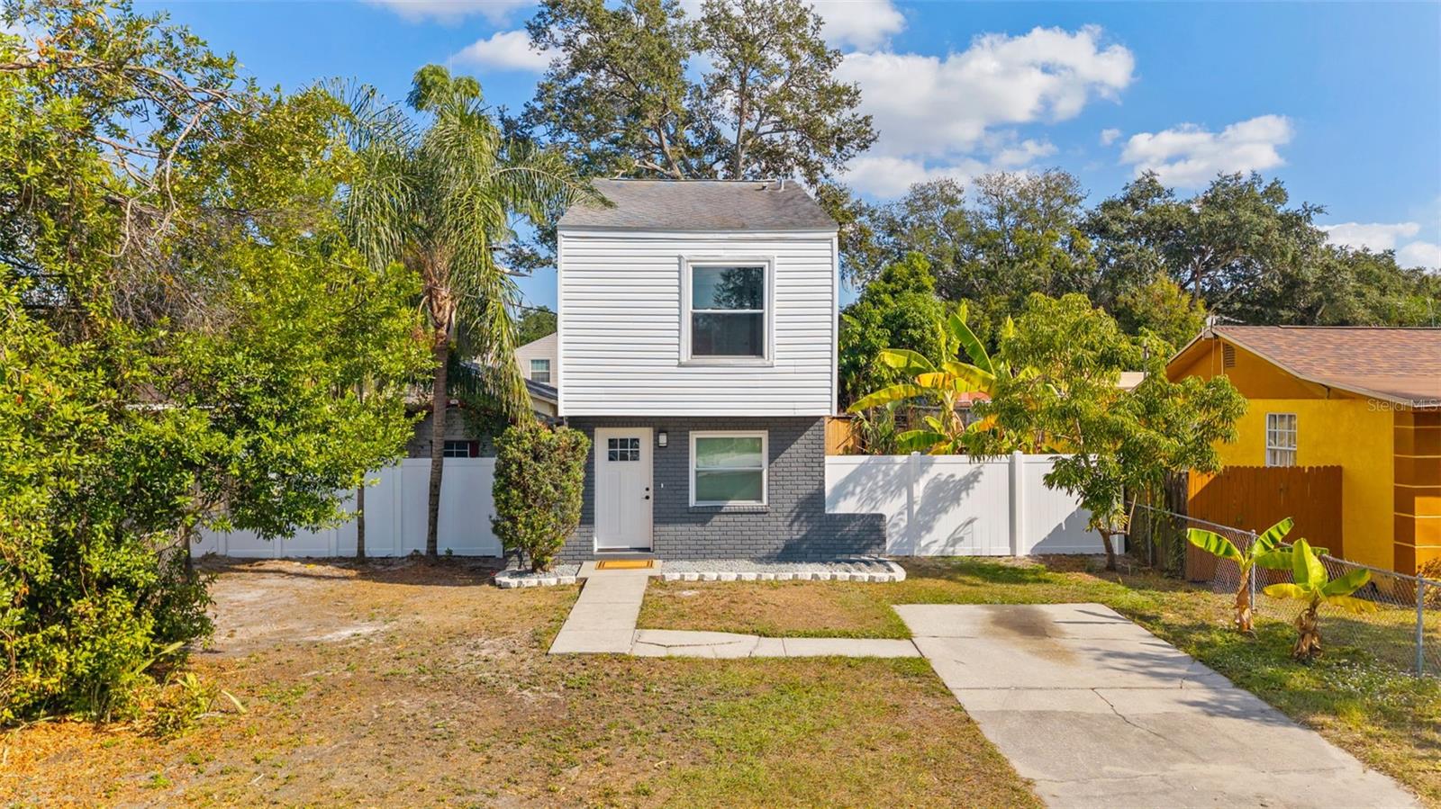 Image 30 of 33 For 8737 Tangerine Place