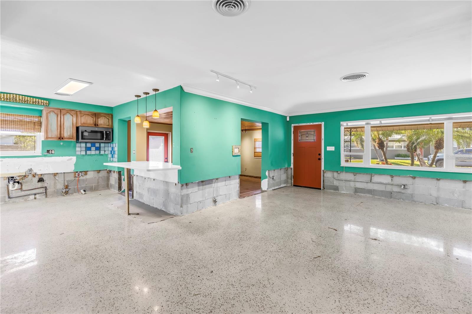 Image 14 of 46 For 7898 Causeway Boulevard N