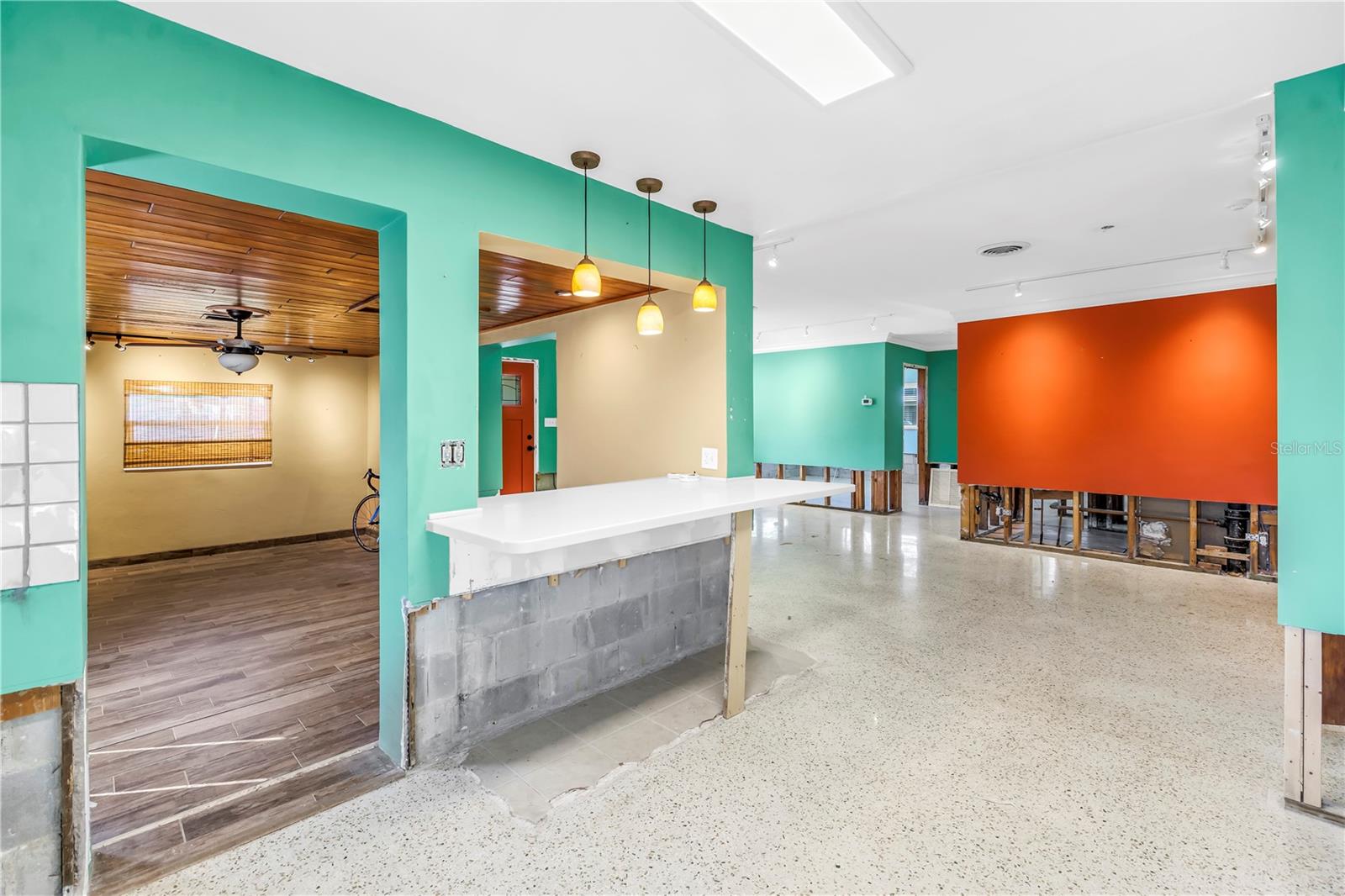 Image 16 of 46 For 7898 Causeway Boulevard N