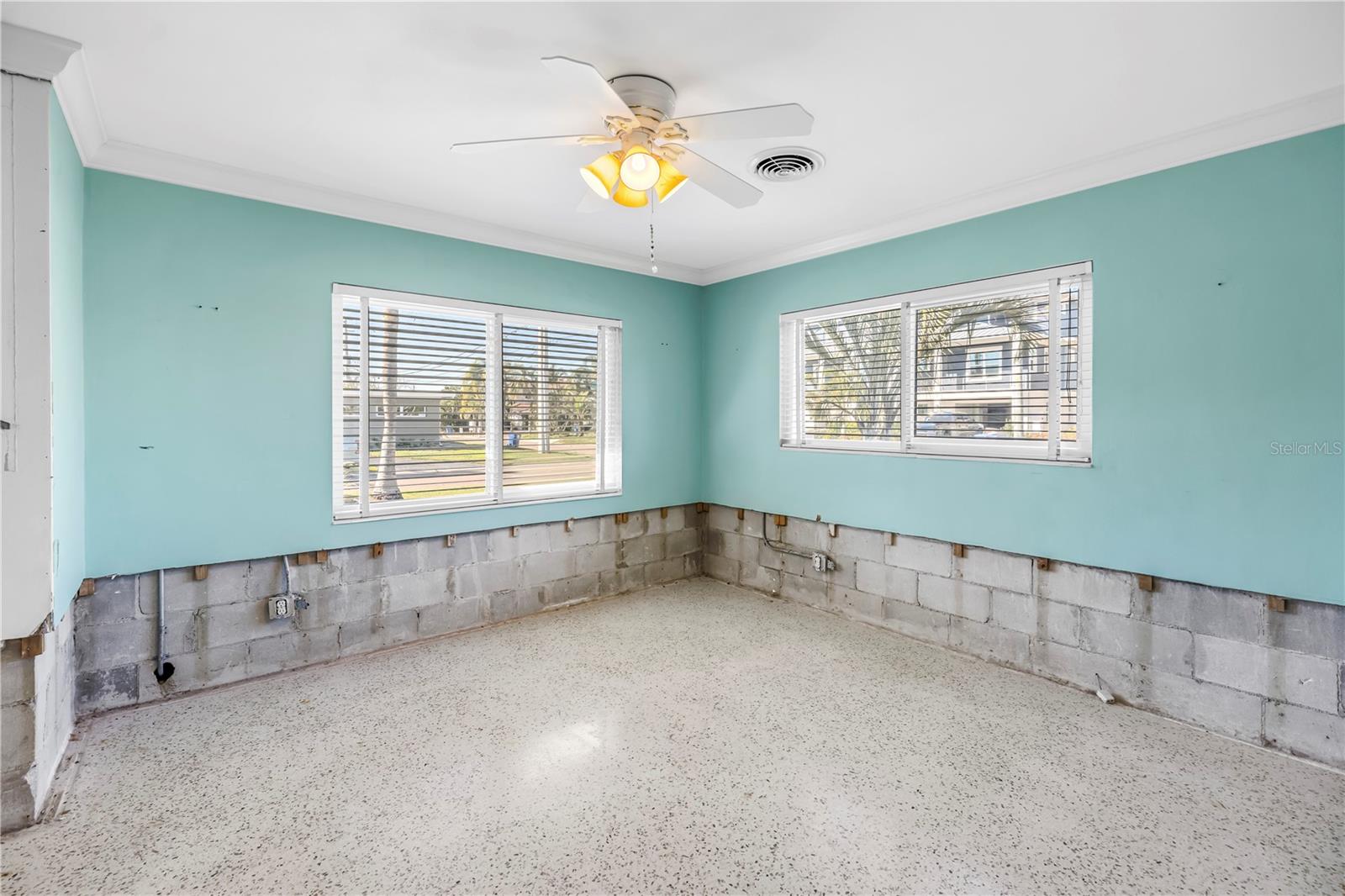 Image 17 of 46 For 7898 Causeway Boulevard N