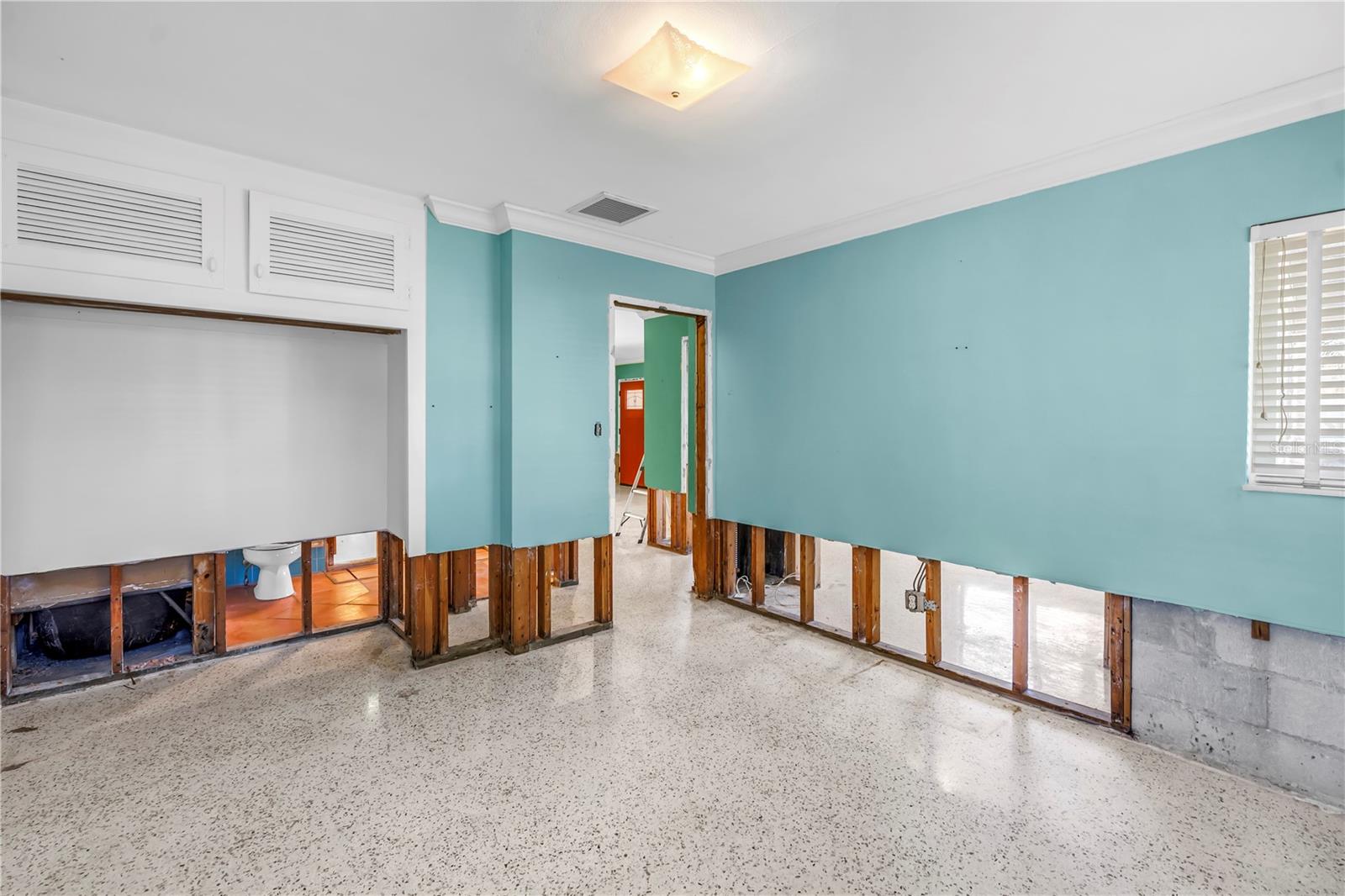 Image 21 of 46 For 7898 Causeway Boulevard N