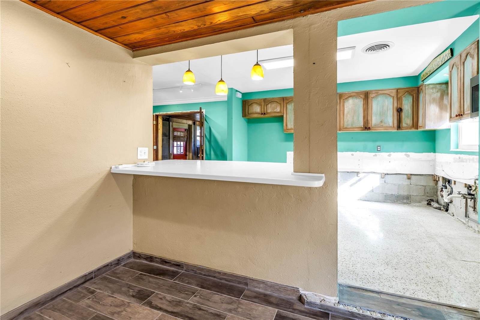 Image 24 of 46 For 7898 Causeway Boulevard N