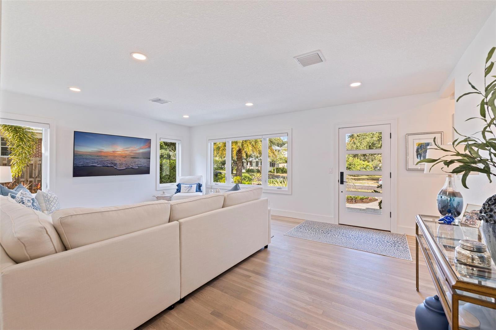 Image 11 of 46 For 176 25th Avenue N