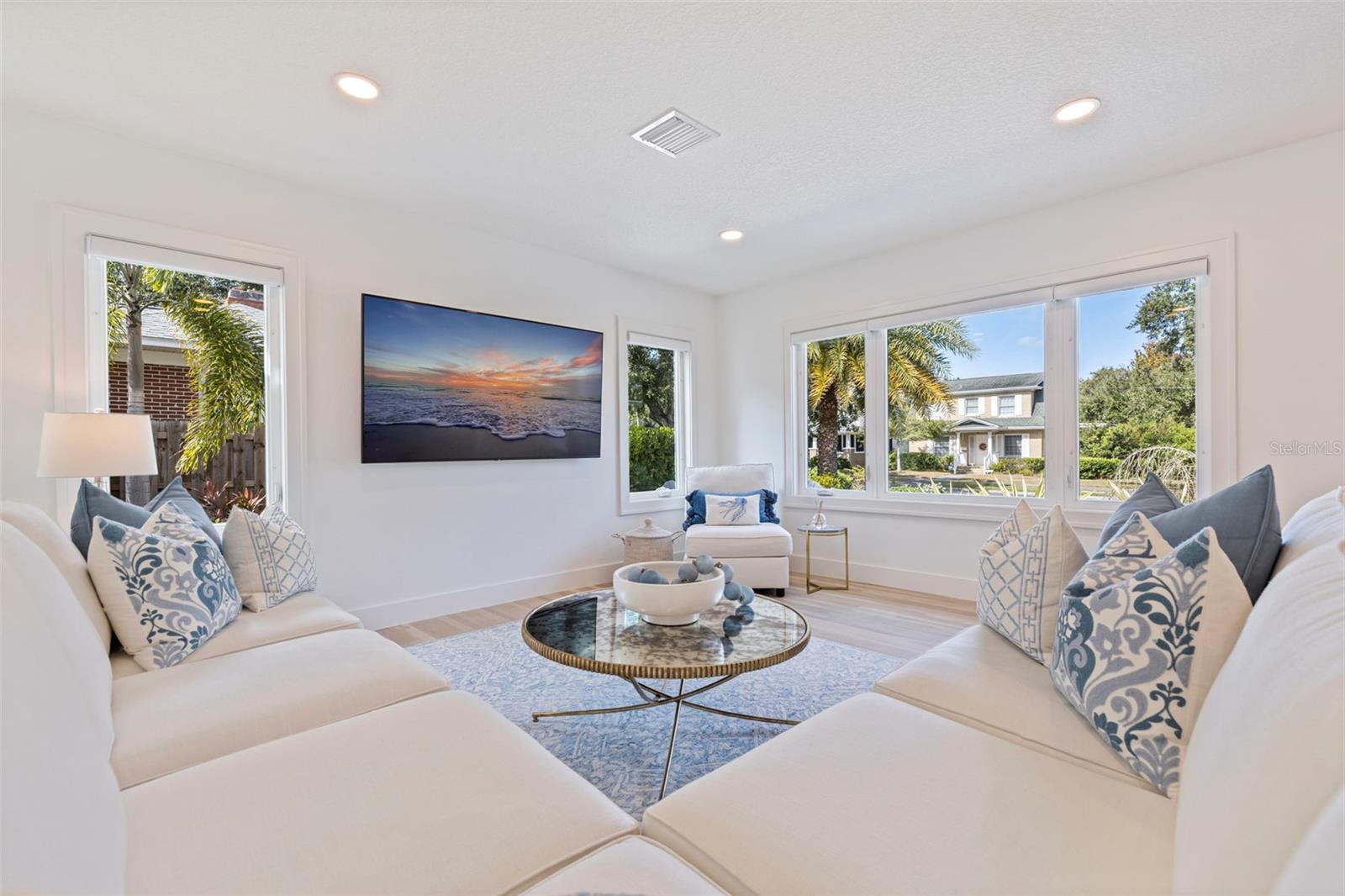 Image 12 of 46 For 176 25th Avenue N