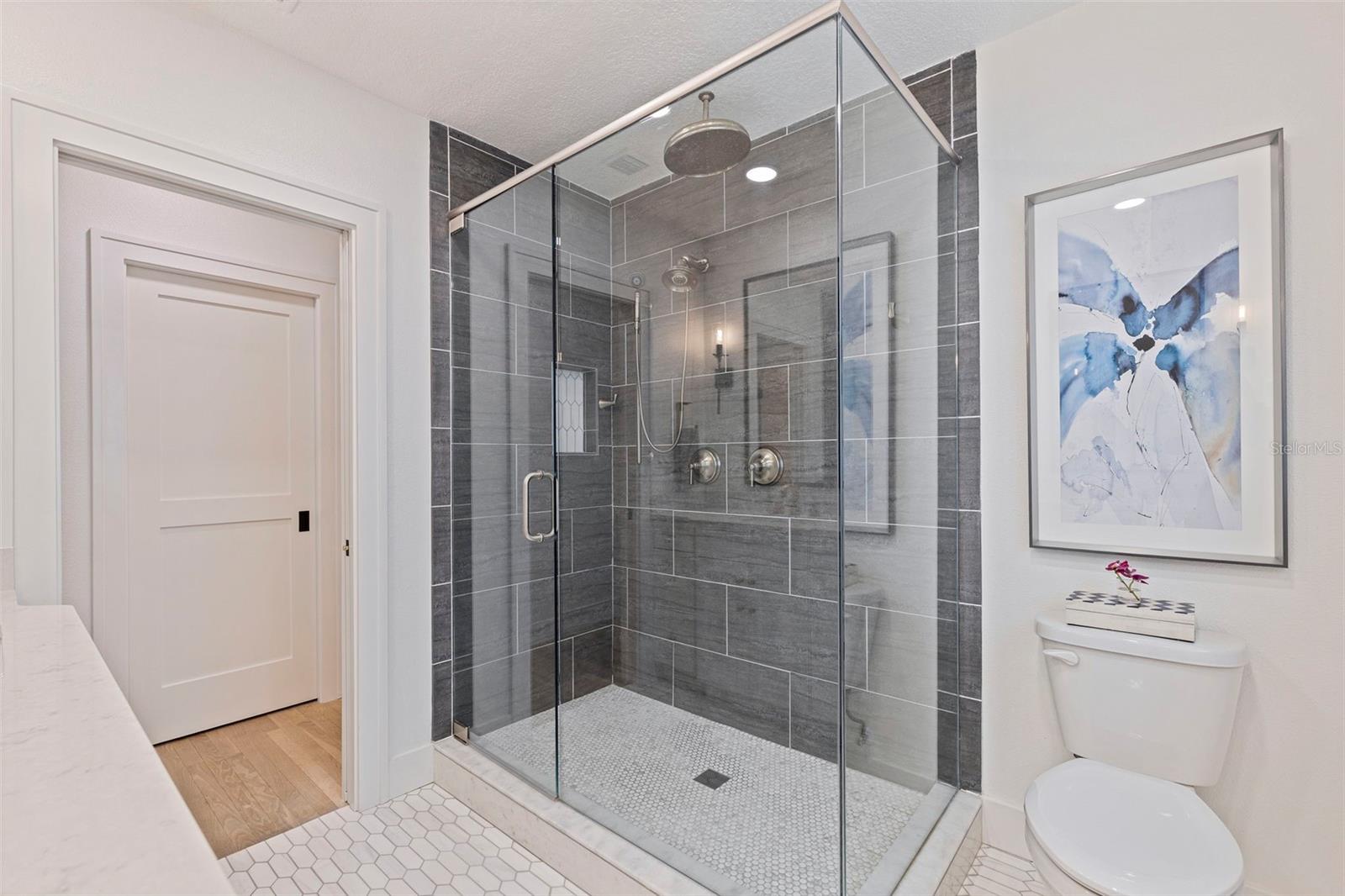 Image 28 of 46 For 176 25th Avenue N