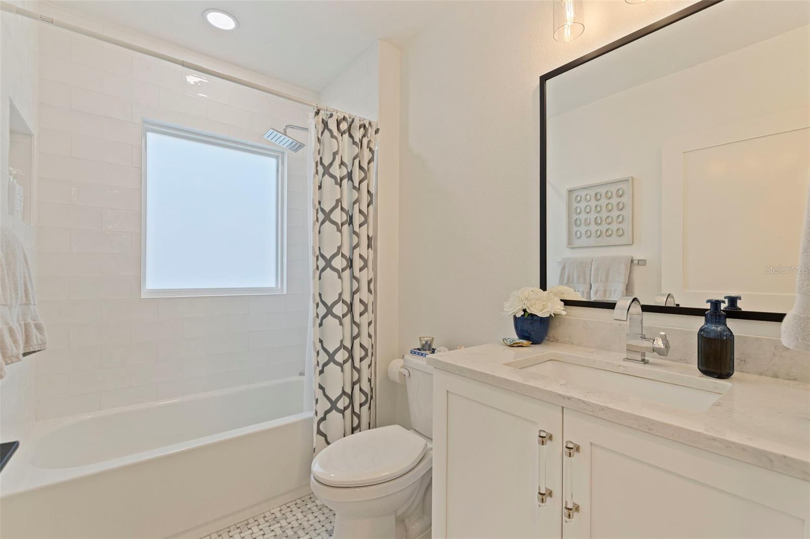 Image 35 of 46 For 176 25th Avenue N