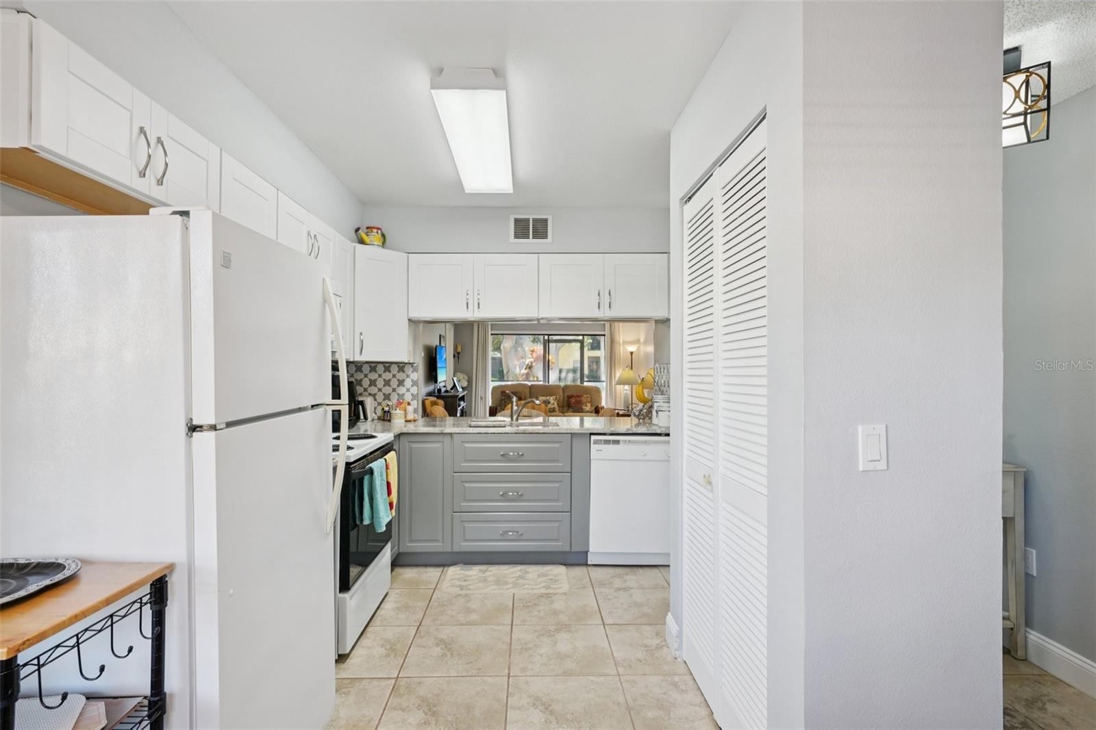 Image 21 of 86 For 3001 58th Avenue S 203