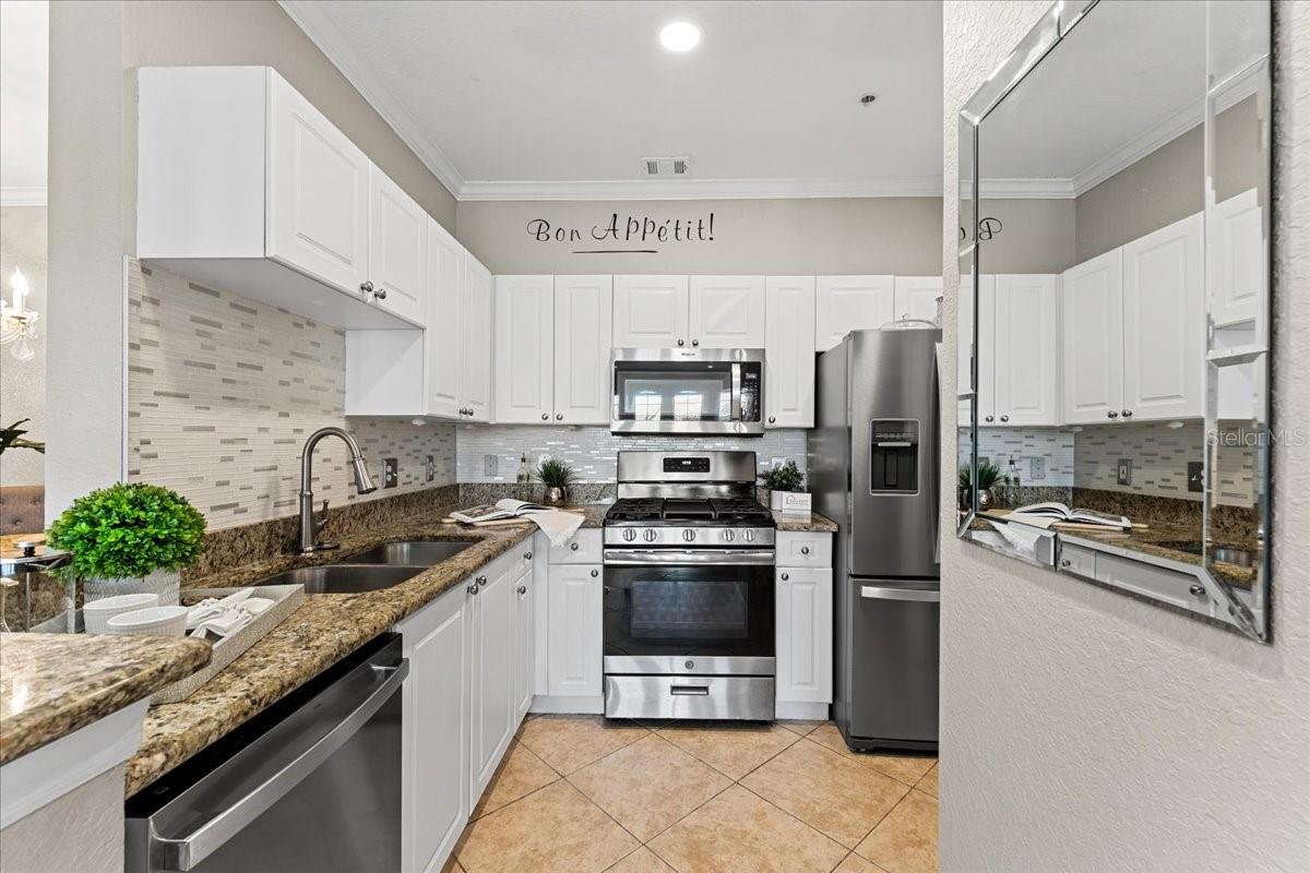 Image 30 of 53 For 2747 Via Capri 1132