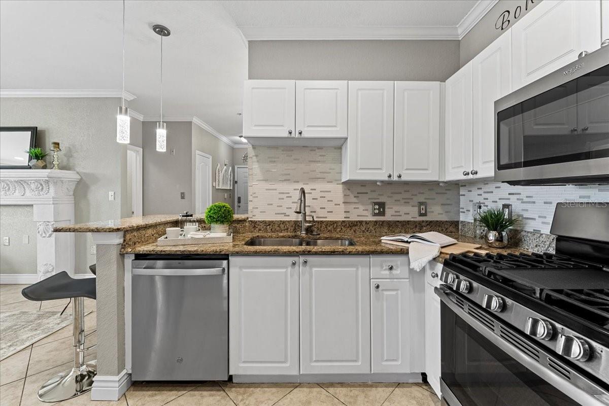 Image 31 of 53 For 2747 Via Capri 1132