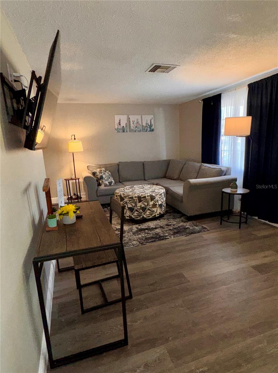 Image 11 of 25 For 7310 Ivanhoe Drive