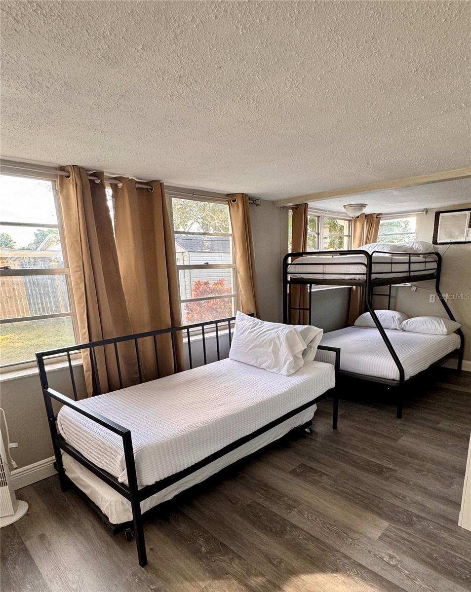 Image 18 of 25 For 7310 Ivanhoe Drive