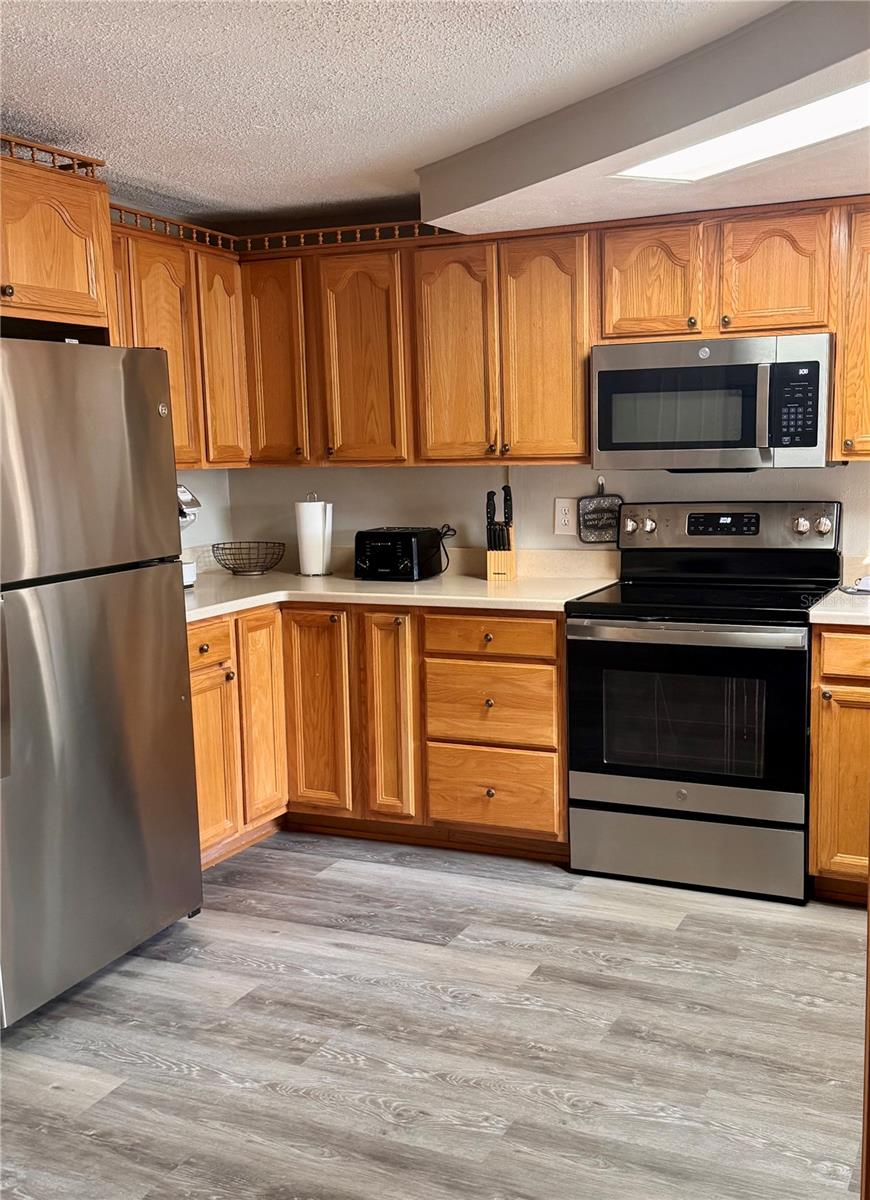 Image 3 of 25 For 7310 Ivanhoe Drive