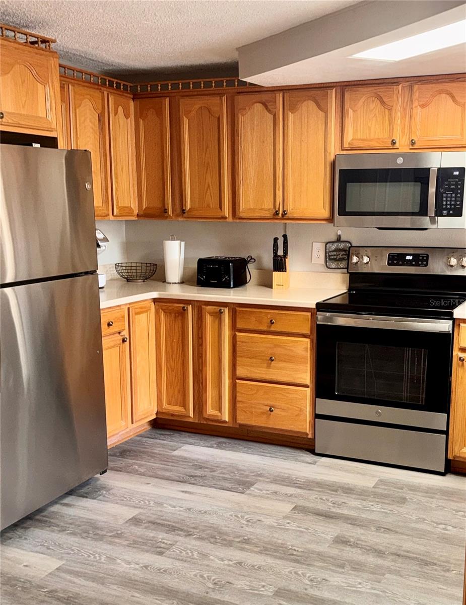 Image 6 of 25 For 7310 Ivanhoe Drive