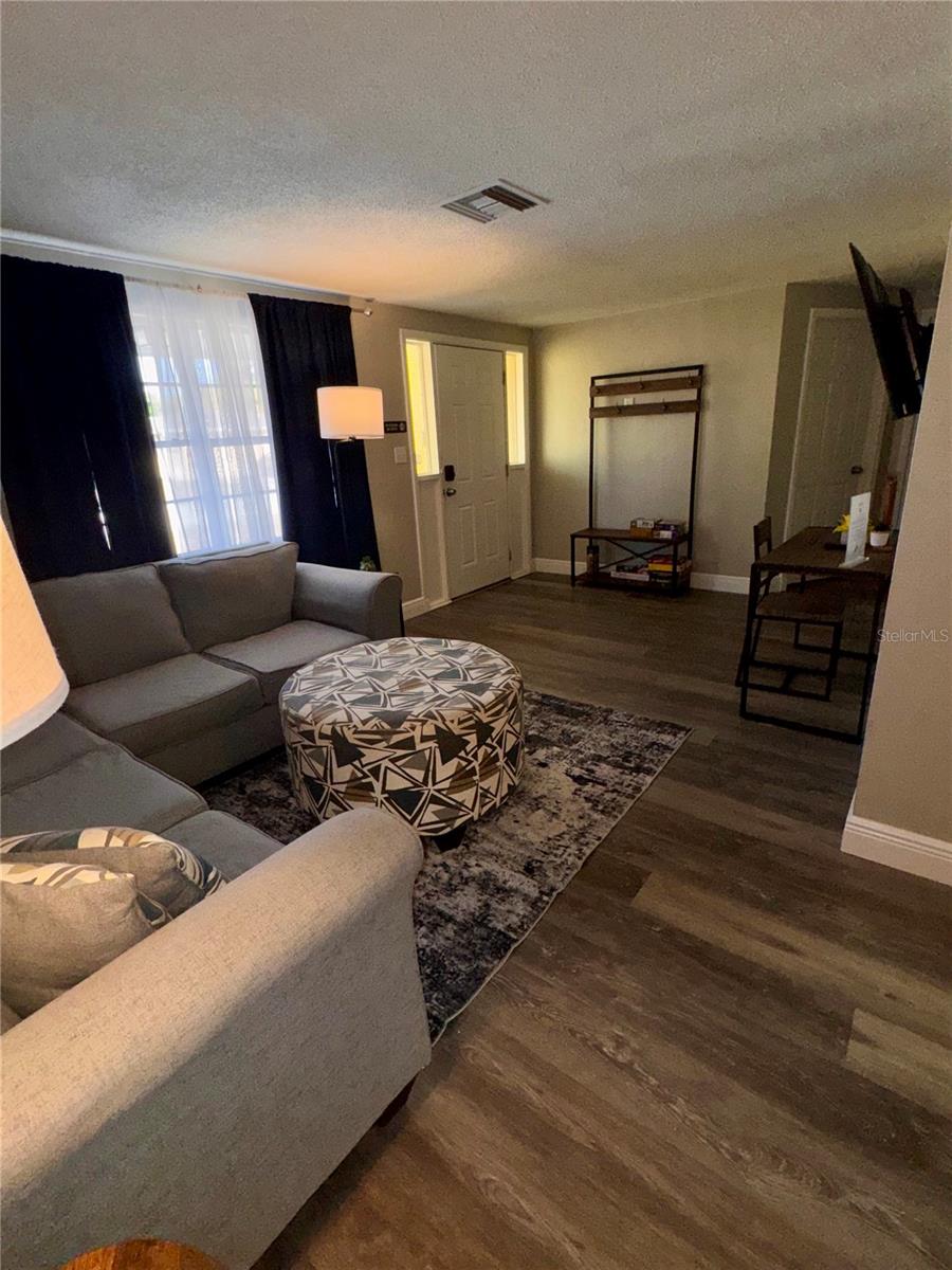 Image 9 of 25 For 7310 Ivanhoe Drive