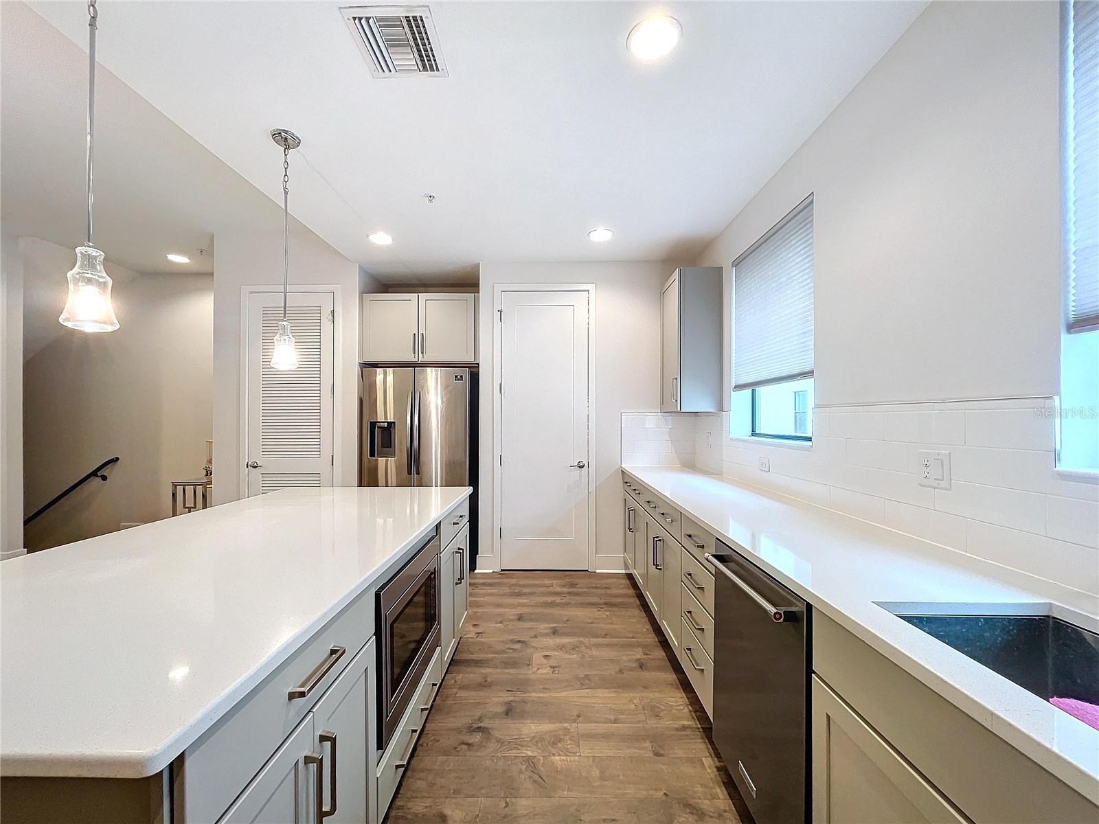 Image 24 of 83 For 2511 Grady Avenue N 59