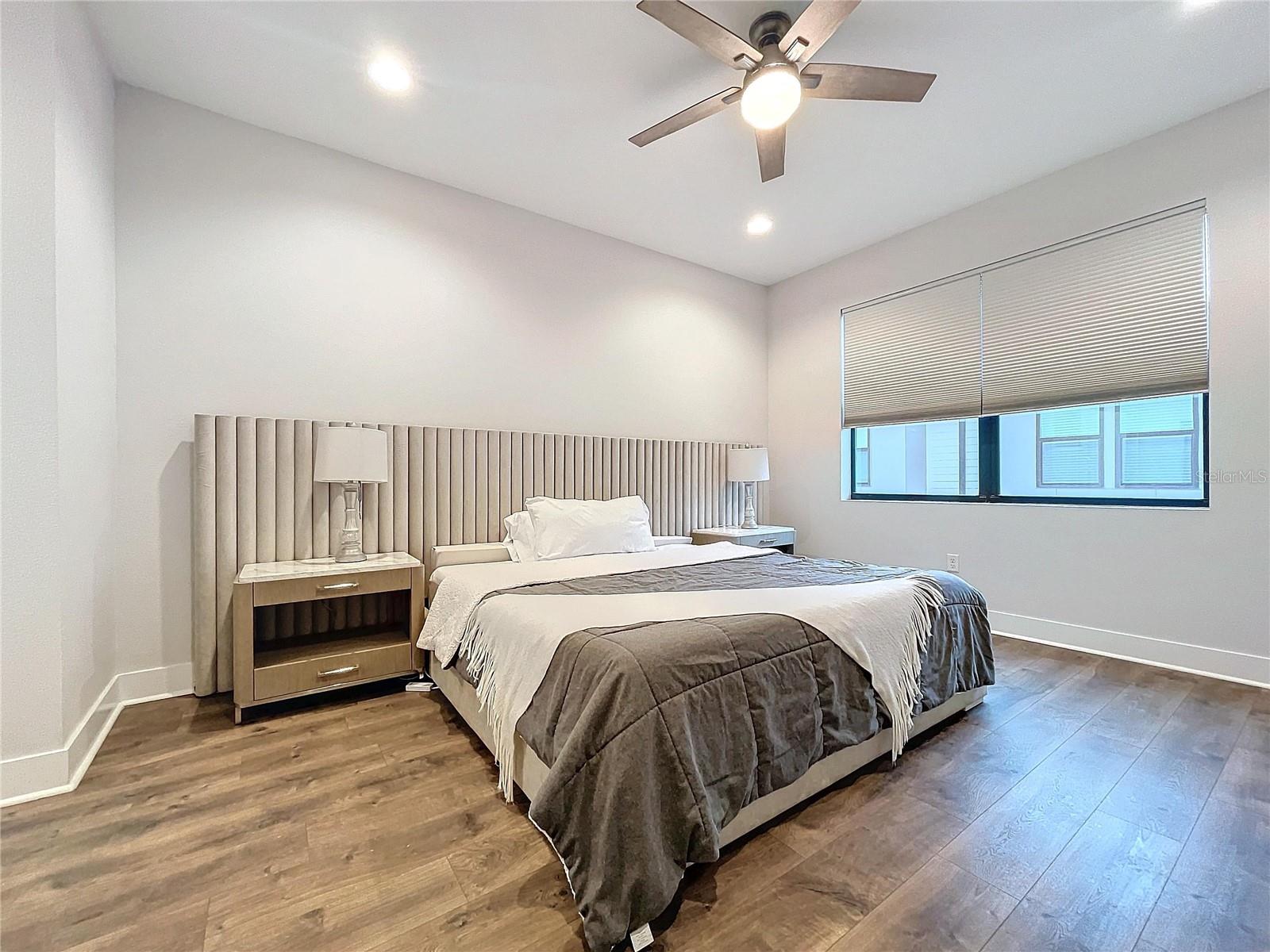 Image 38 of 83 For 2511 Grady Avenue N 59