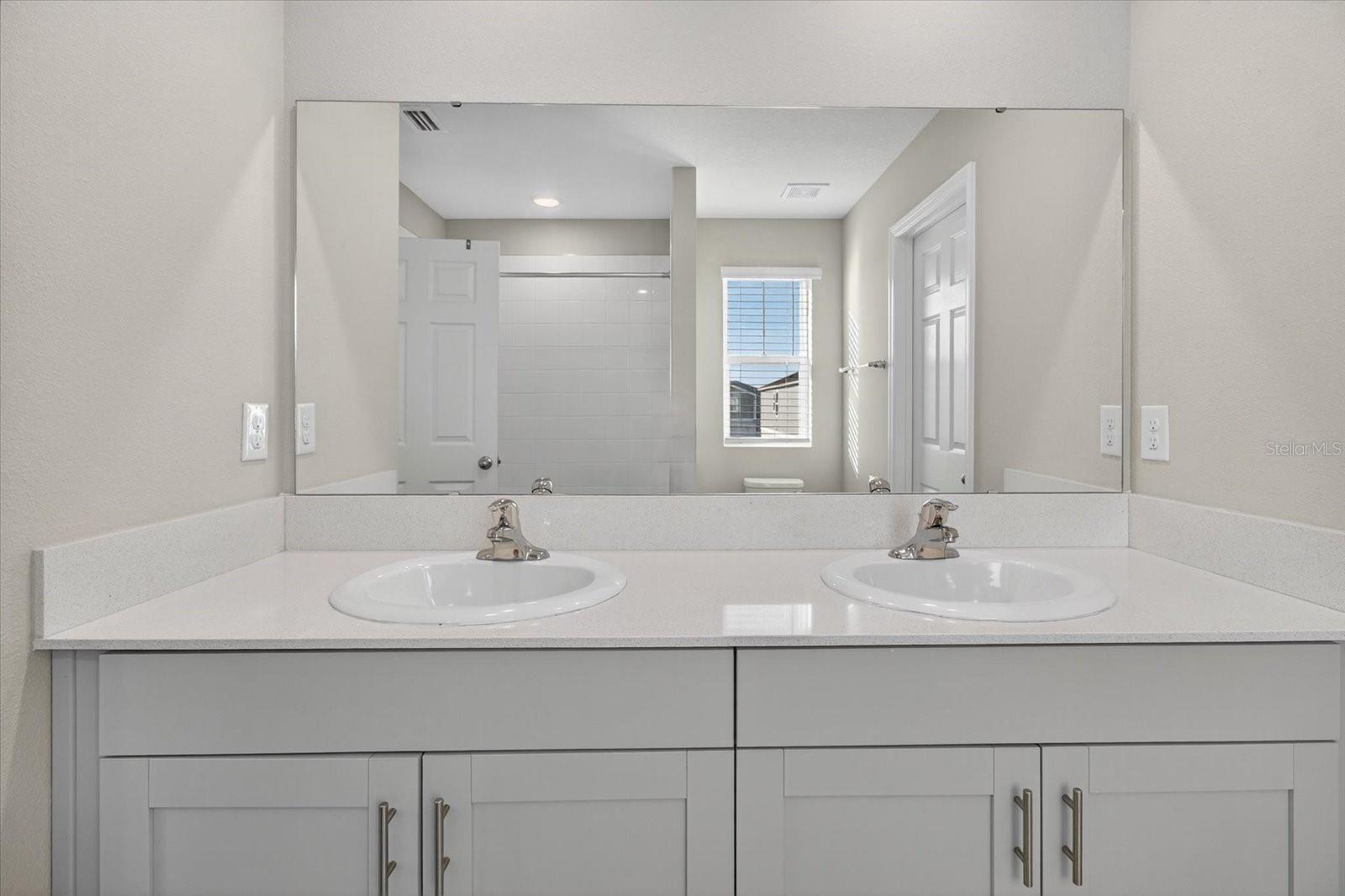 Image 29 of 55 For 7860 Peace Lily Avenue