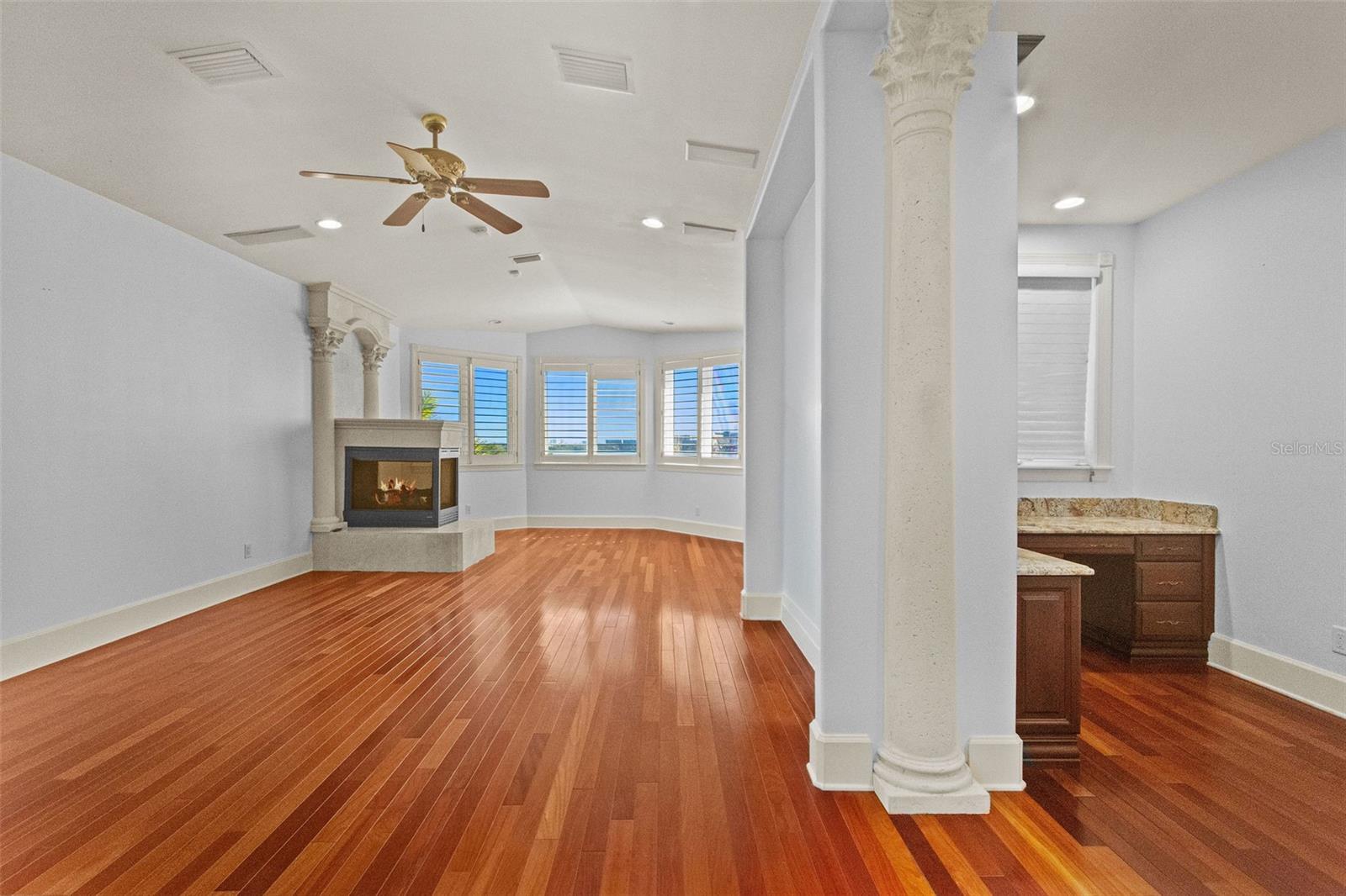 Image 31 of 74 For 4107 Causeway Vista Drive