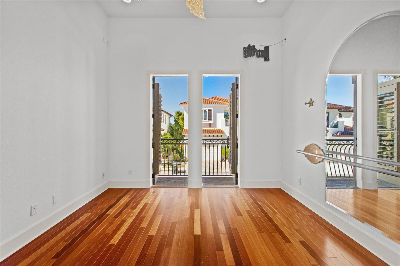 Image 44 of 74 For 4107 Causeway Vista Drive