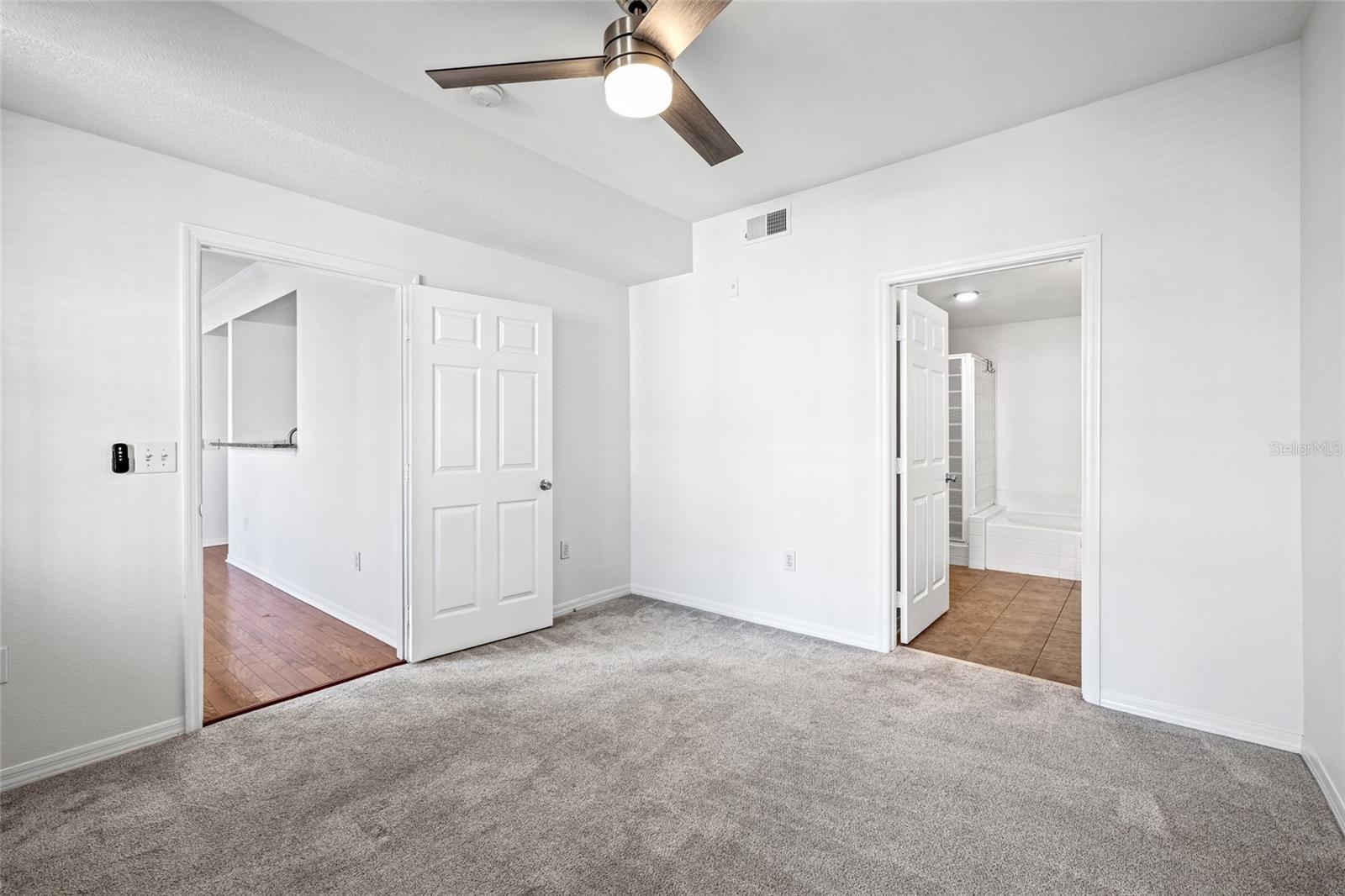 Image 13 of 44 For 501 Knights Run Avenue 2208