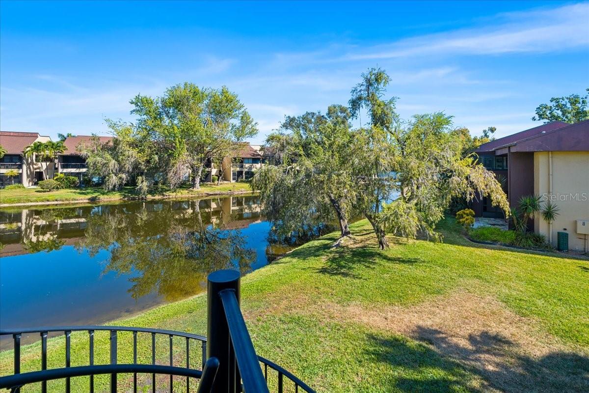 Image 13 of 42 For 875 Village Drive N 204