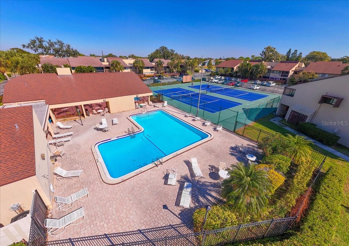 Image 31 of 42 For 875 Village Drive N 204