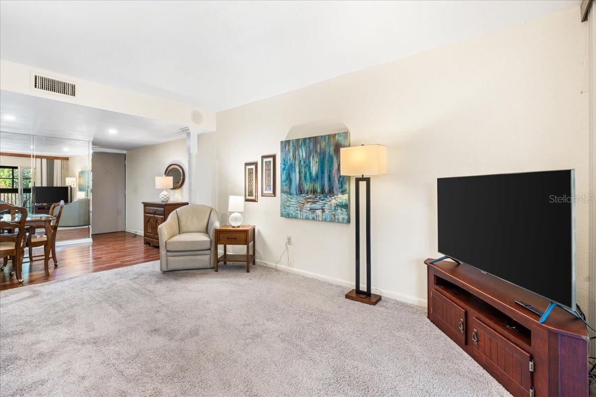 Image 7 of 42 For 875 Village Drive N 204