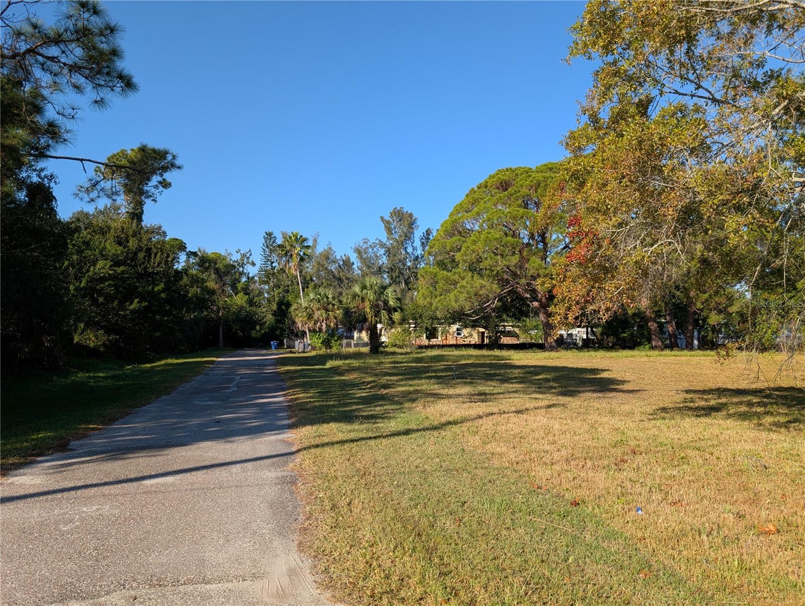 Listing photo id 2 for 1331 Mentone Drive Ne