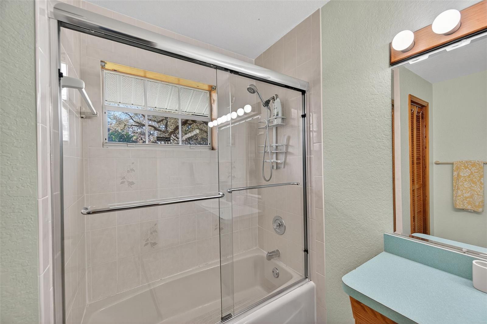 Image 34 of 57 For 1312 Grove Avenue