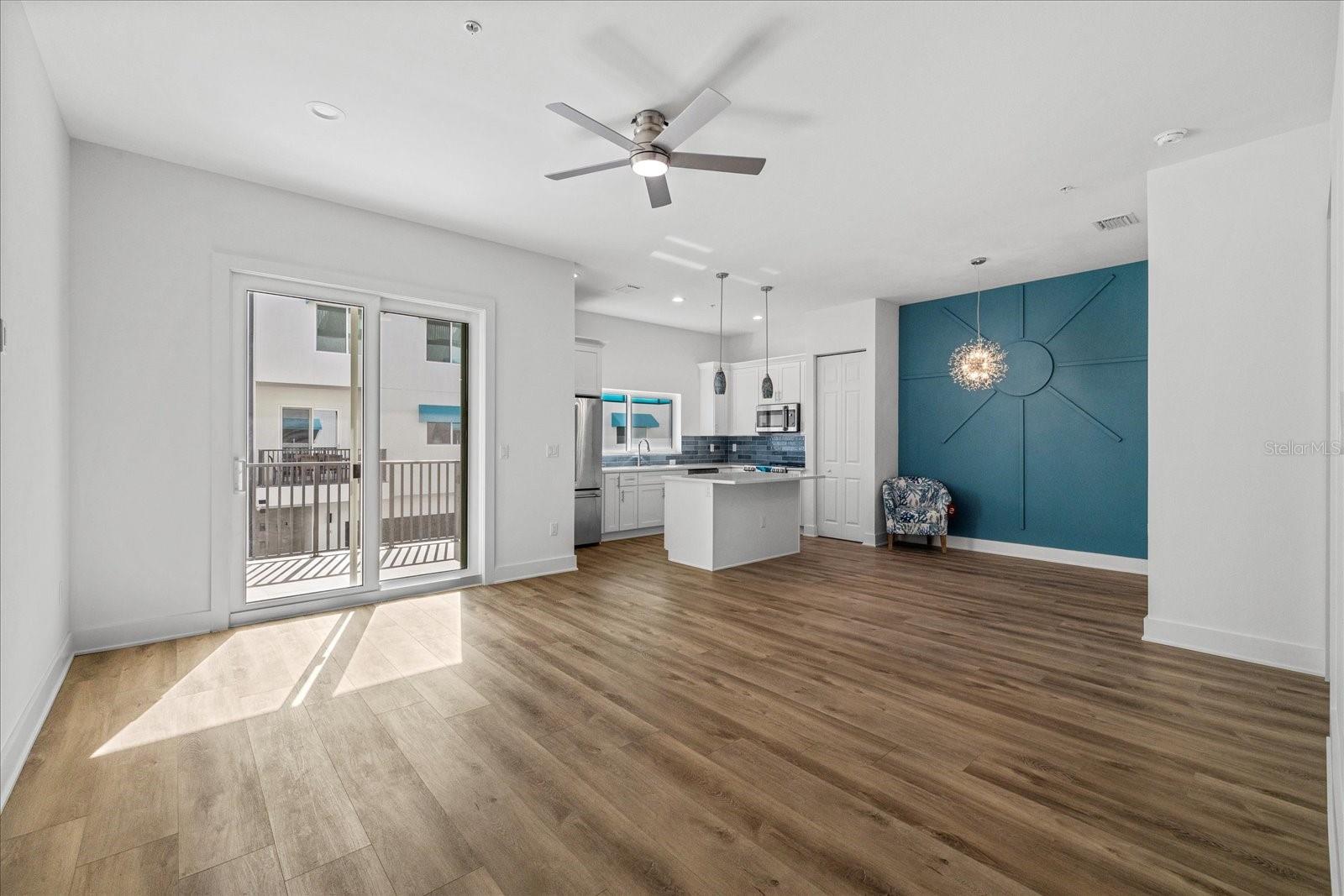 Image 10 of 49 For 15405 Gulf Boulevard B2