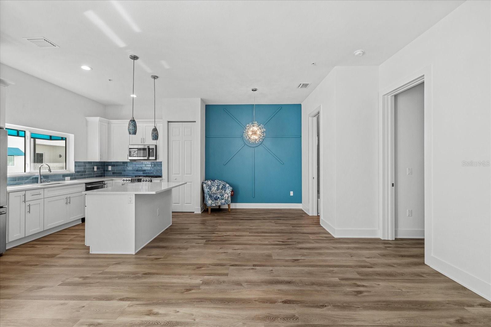 Image 11 of 49 For 15405 Gulf Boulevard B2