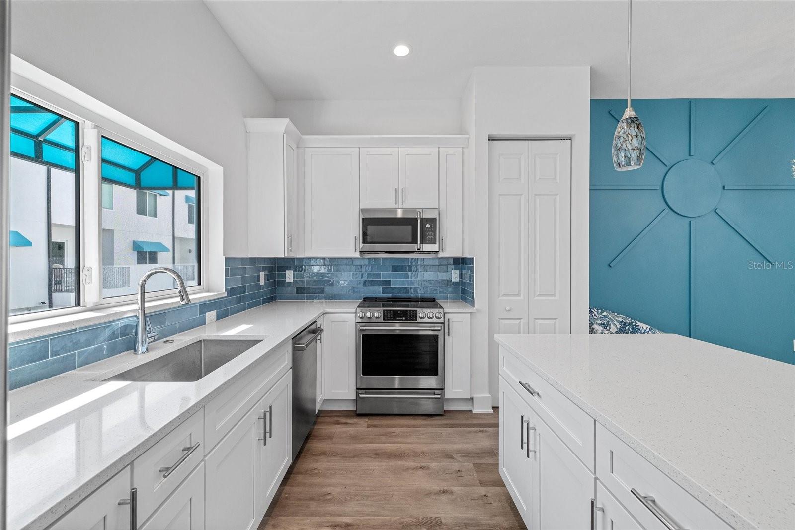 Image 15 of 49 For 15405 Gulf Boulevard B2