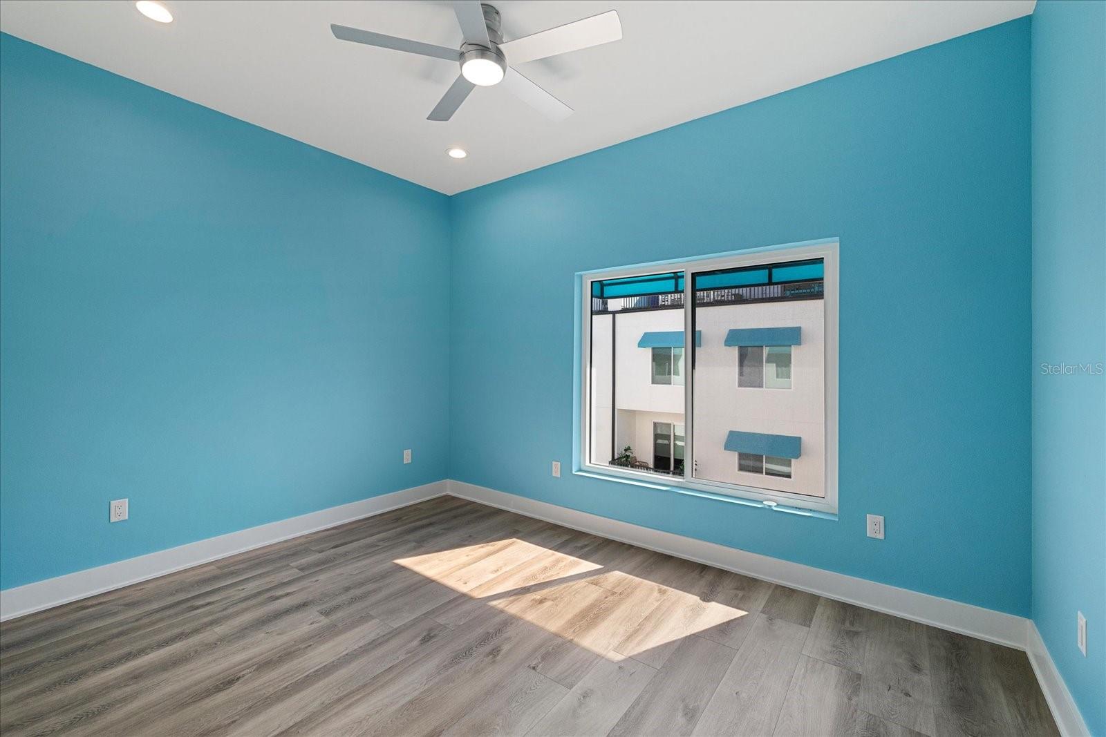 Image 29 of 49 For 15405 Gulf Boulevard B2