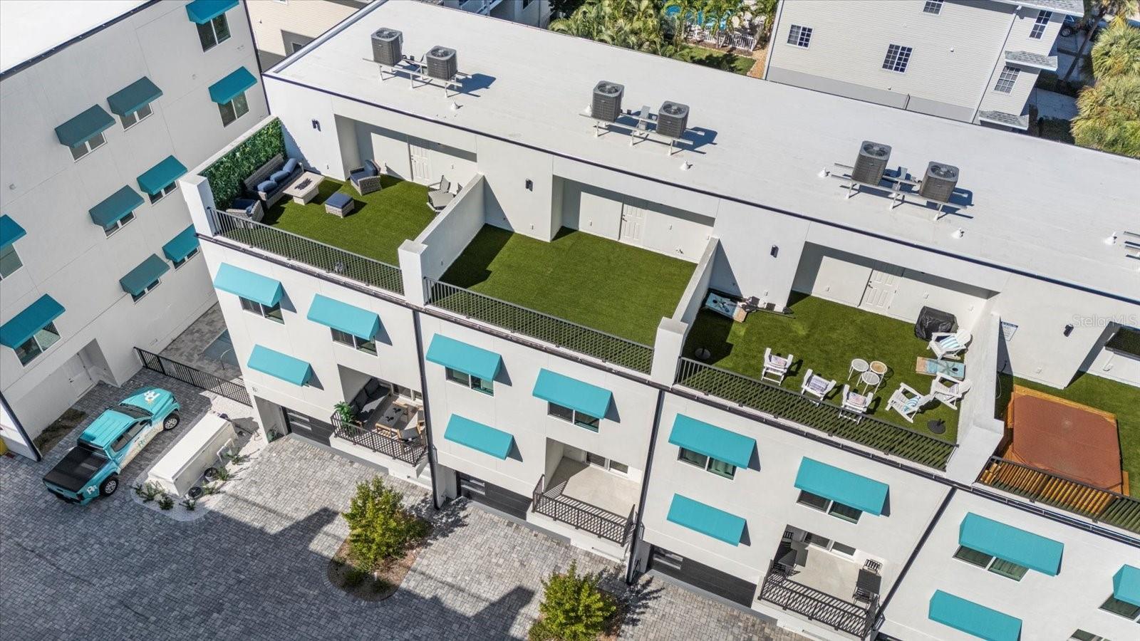 Image 41 of 49 For 15405 Gulf Boulevard B2