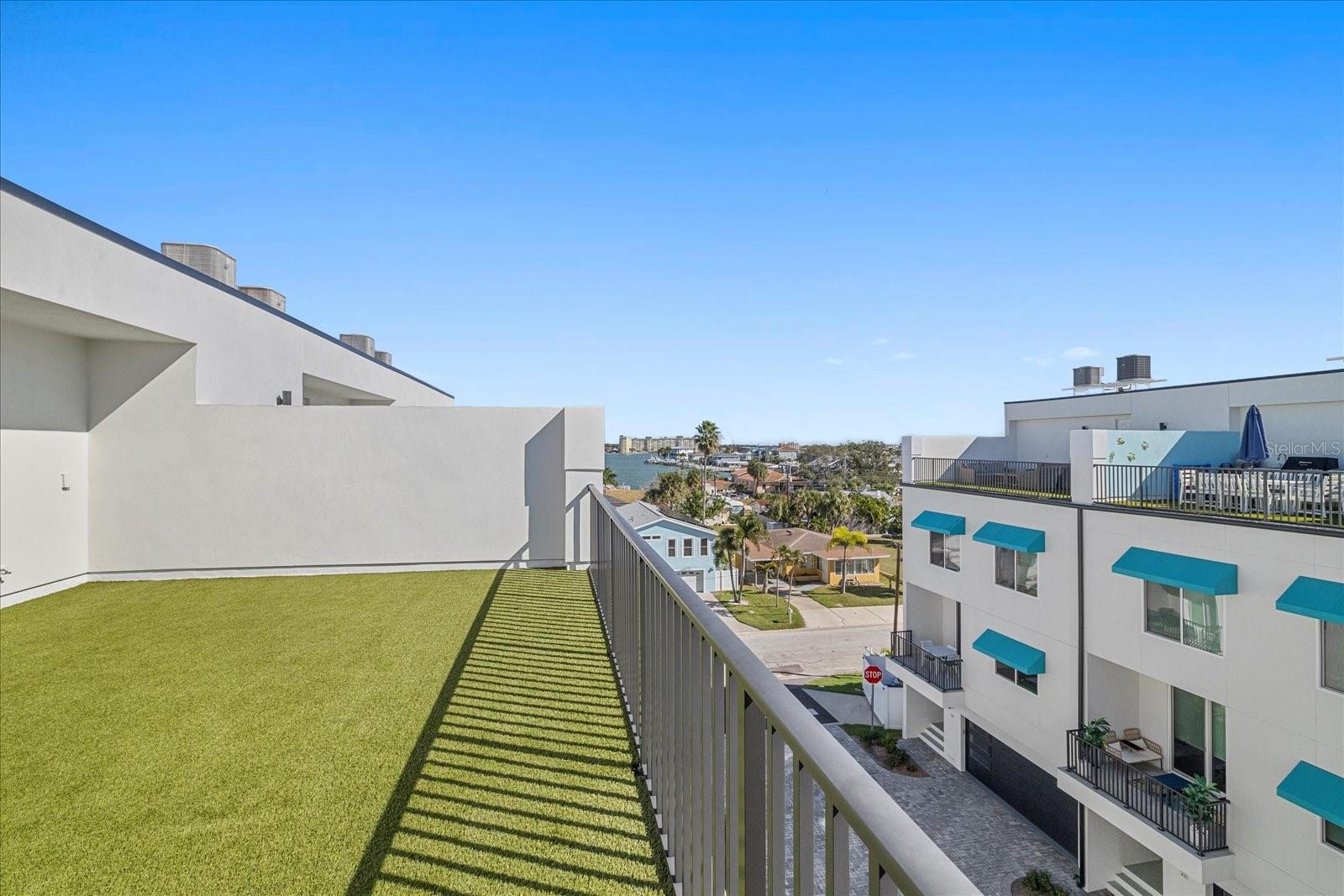 Image 47 of 49 For 15405 Gulf Boulevard B2