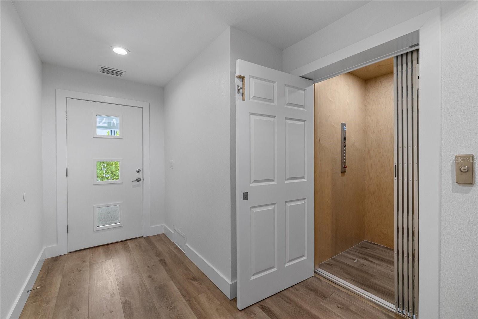 Image 8 of 49 For 15405 Gulf Boulevard B2