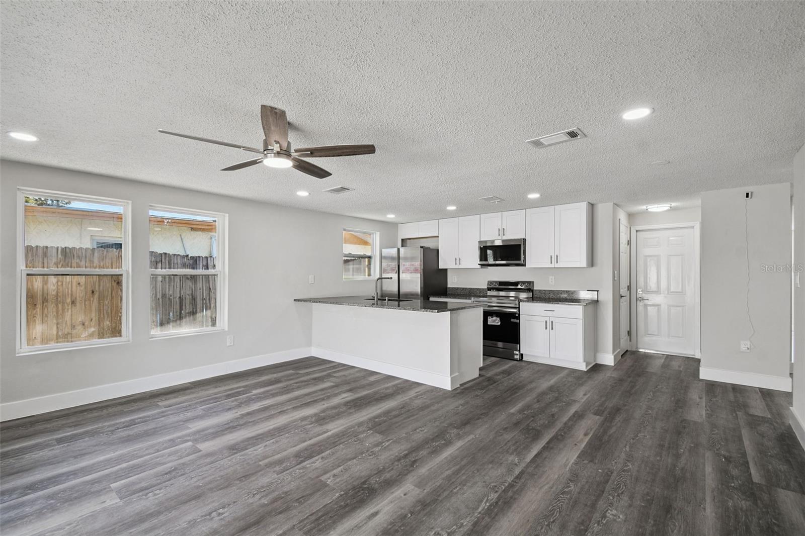 Image 12 of 54 For 7631 Briarwood Drive