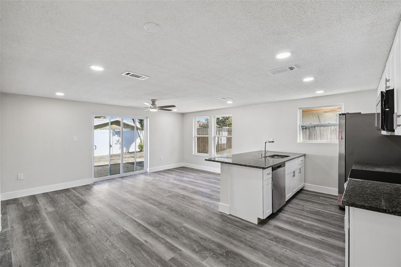 Image 17 of 54 For 7631 Briarwood Drive