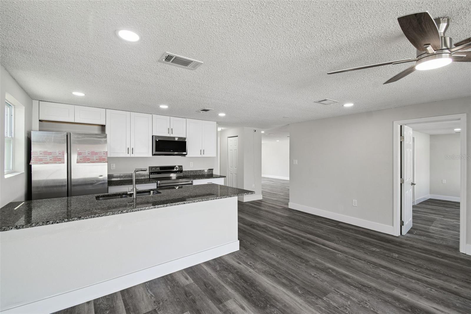 Image 18 of 54 For 7631 Briarwood Drive