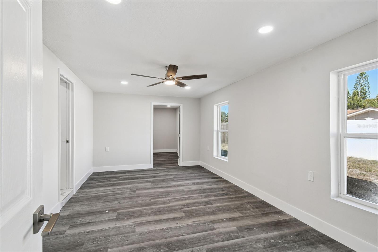 Image 22 of 54 For 7631 Briarwood Drive