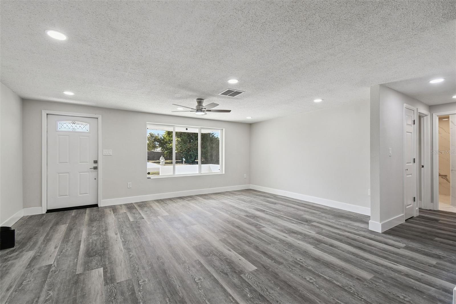 Image 6 of 54 For 7631 Briarwood Drive