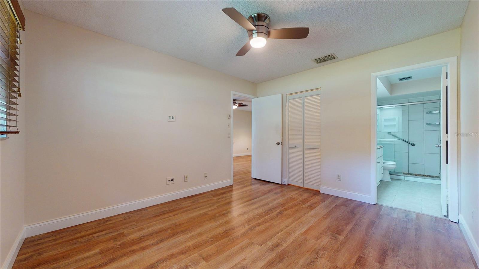 Image 11 of 32 For 1155 Montrose Place