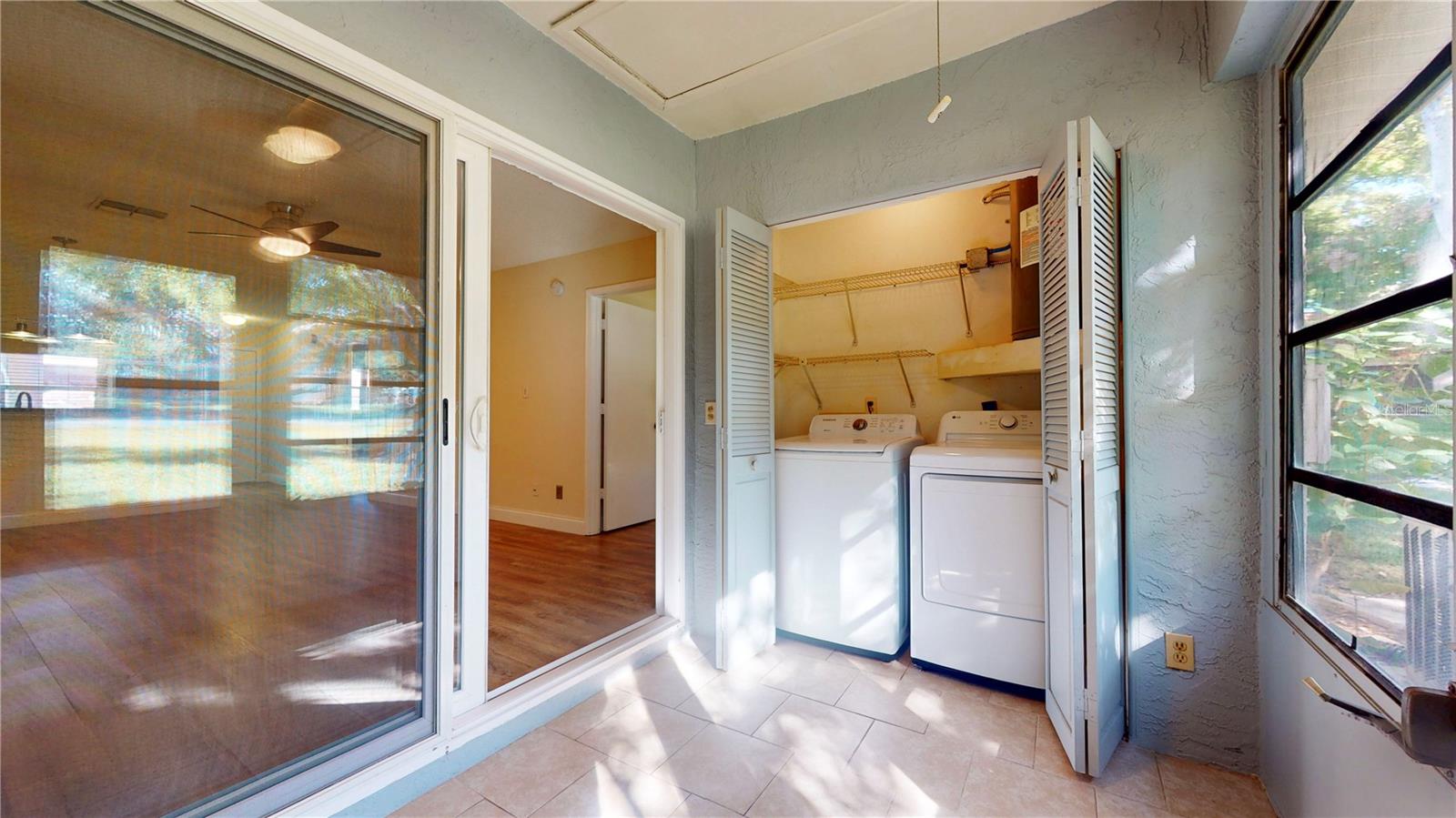 Image 20 of 32 For 1155 Montrose Place