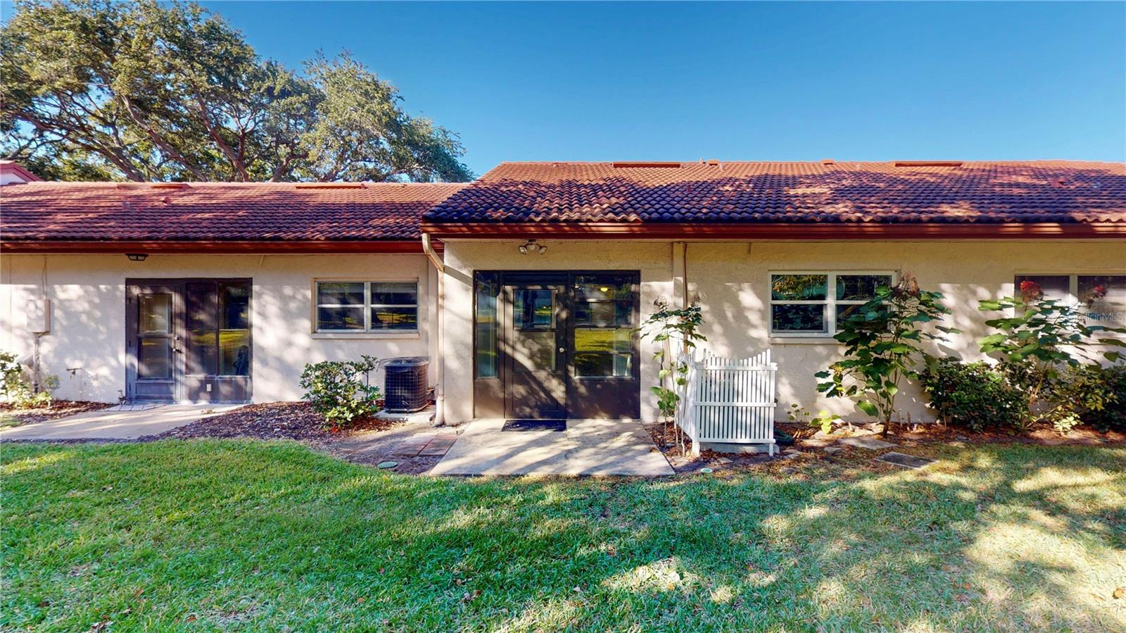 Image 23 of 32 For 1155 Montrose Place