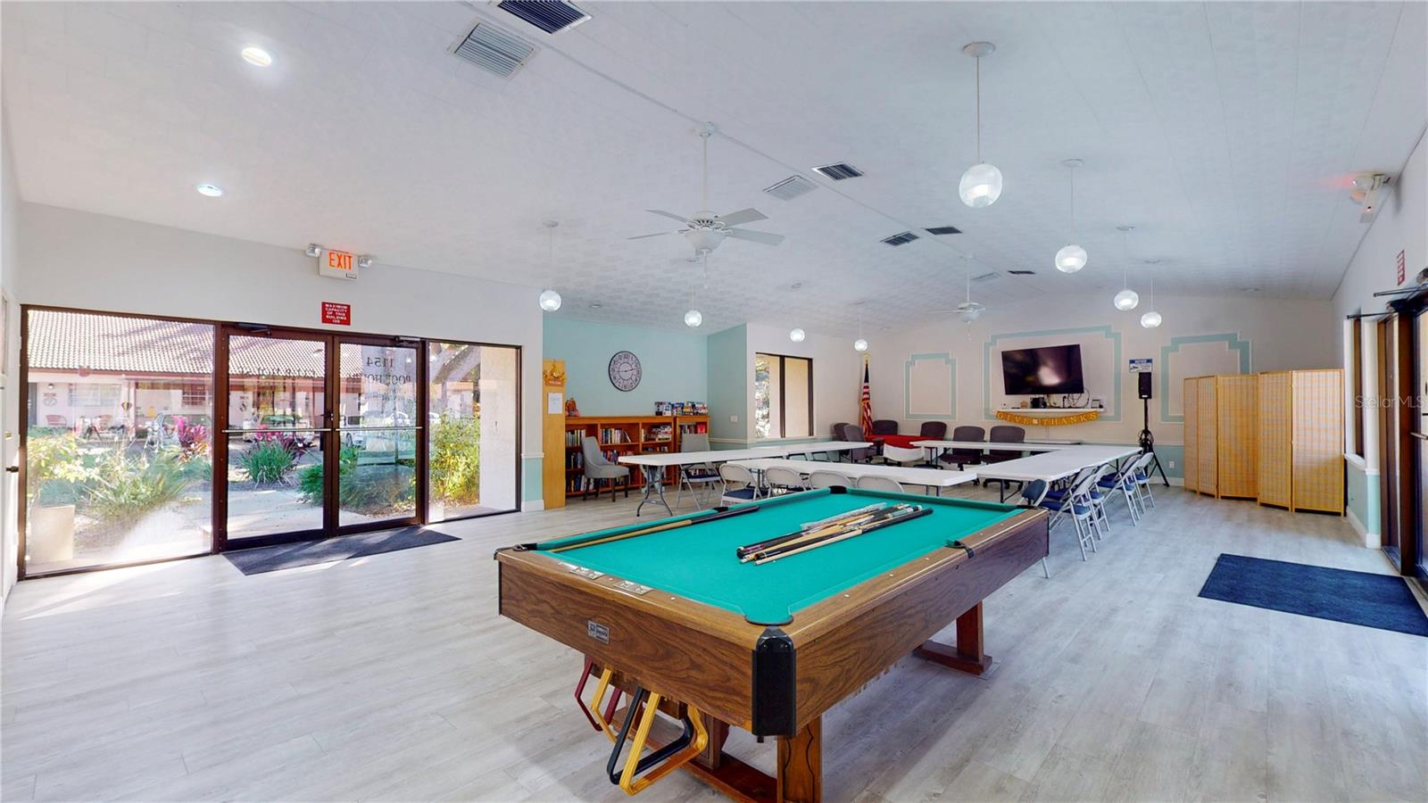 Image 27 of 32 For 1155 Montrose Place