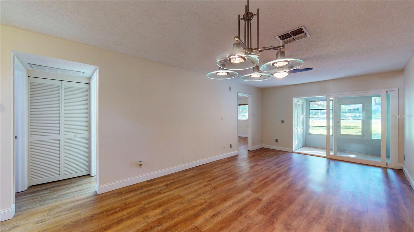 Image 3 of 32 For 1155 Montrose Place