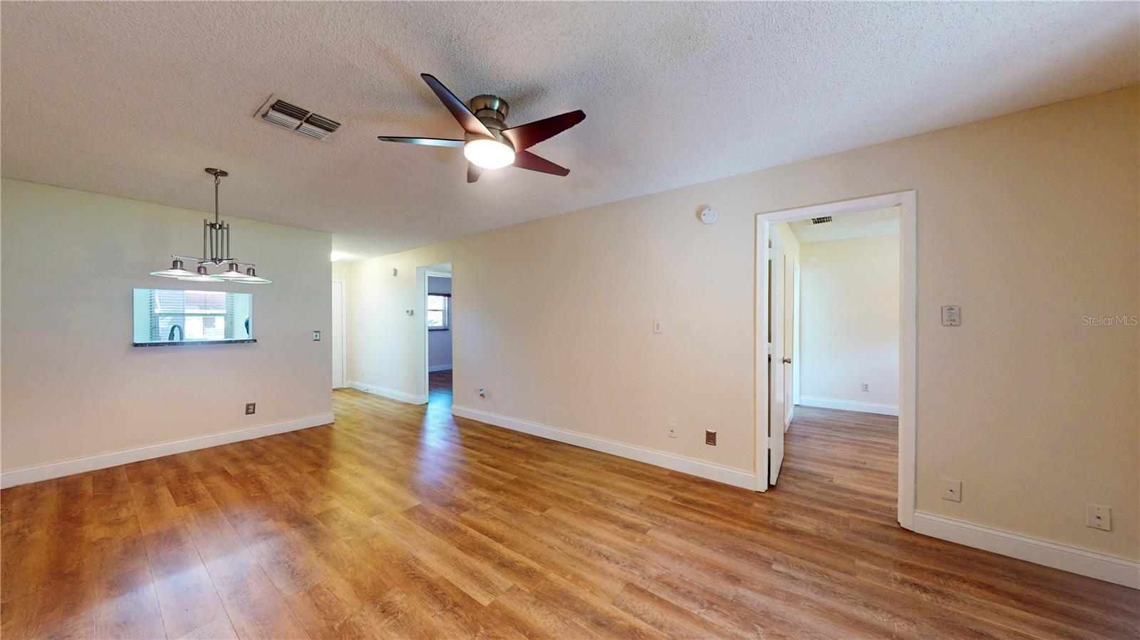 Image 6 of 32 For 1155 Montrose Place