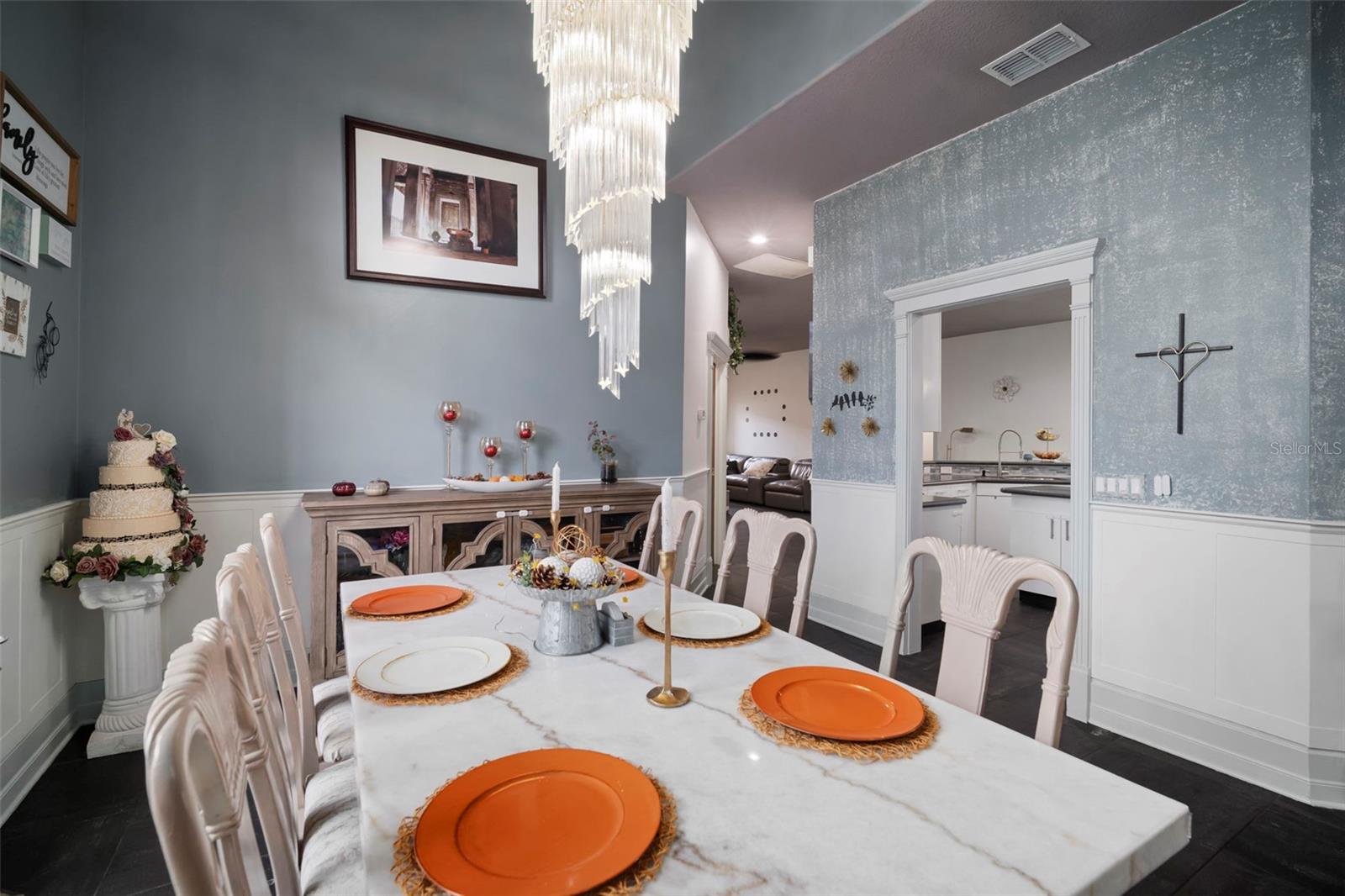 Image 10 of 72 For 424 Summit Chase Drive